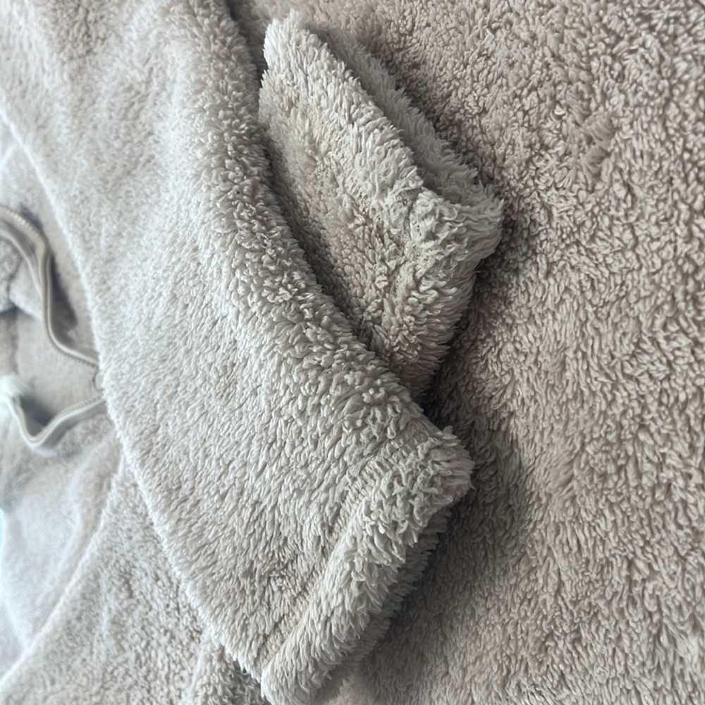 H&M Half Zip Sherpa Fleece in Beige - Picture 3 of 9